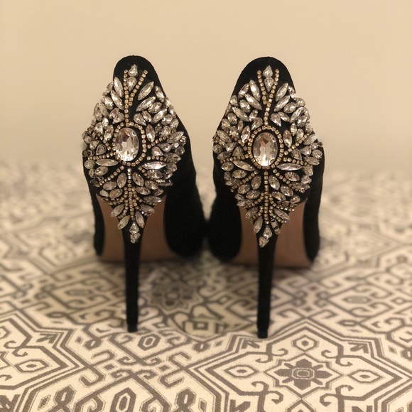 Heels - Picture 2 of 6